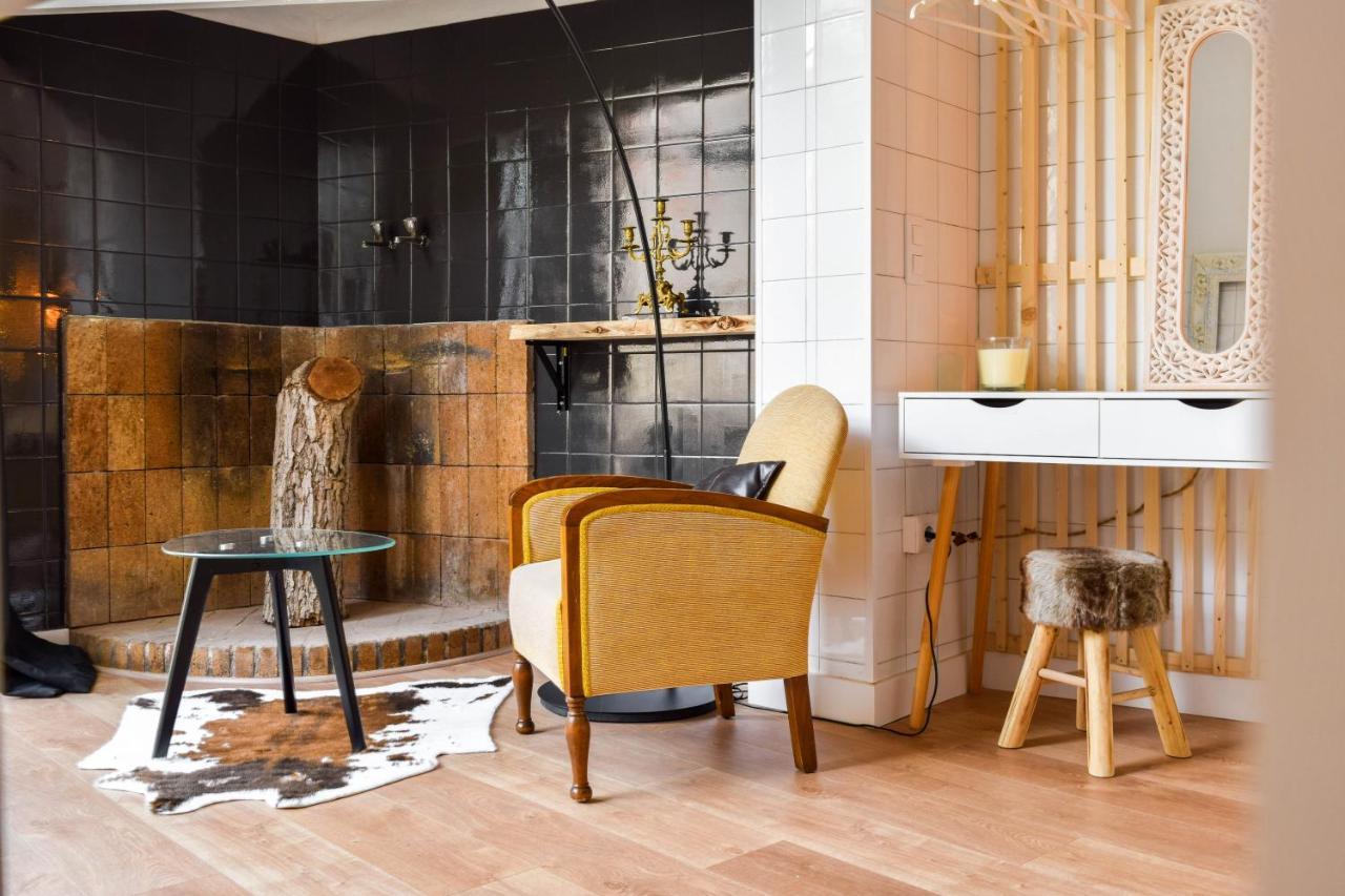 Cal Capo Alojamiento Con Jacuzzi Apartment Besalu Bagian luar foto