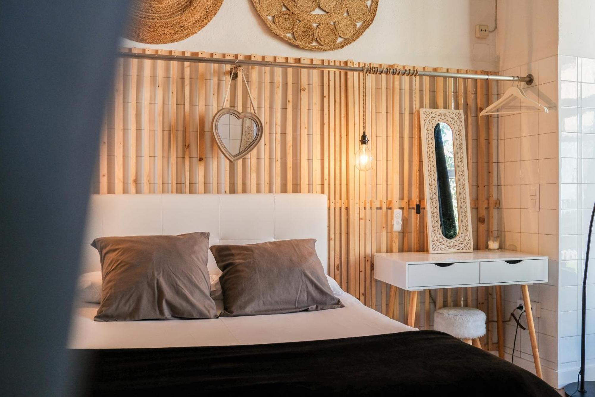Cal Capo Alojamiento Con Jacuzzi Apartment Besalu Bagian luar foto