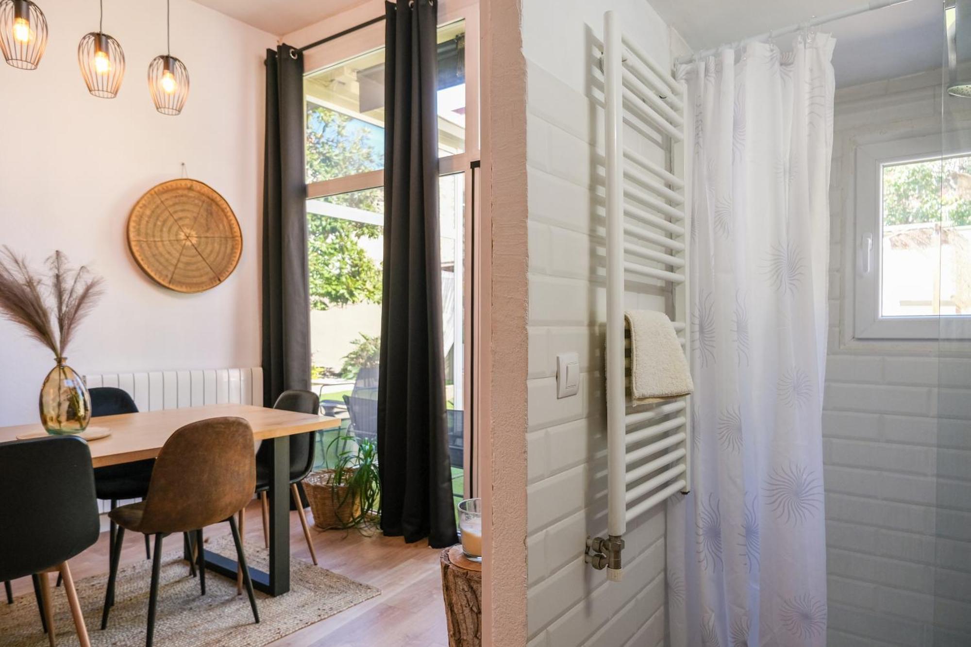 Cal Capo Alojamiento Con Jacuzzi Apartment Besalu Bagian luar foto